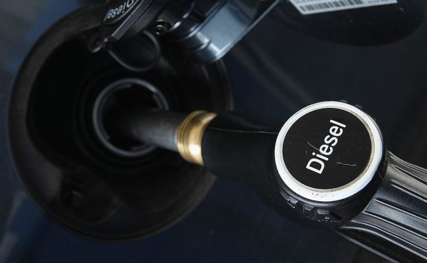 Diesel-Pkws unter dem Strich teurer als Benziner