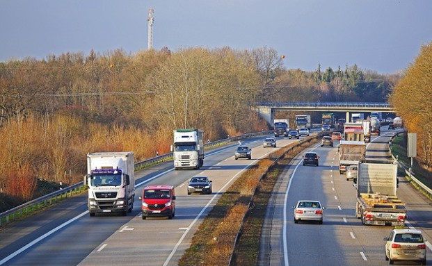 Ergo-Tochter startet digitale Kfz-Police