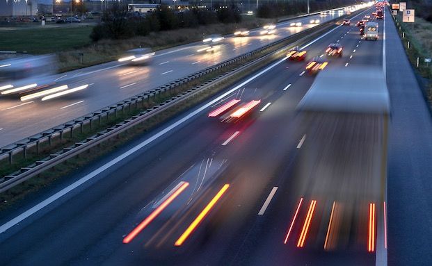 Mehr als jeder Zweite will Tempolimit auf der Autobahn