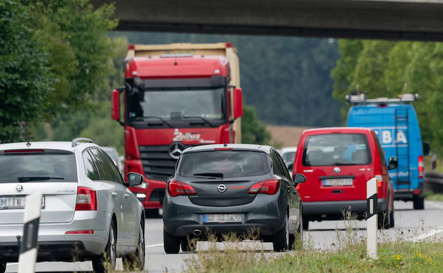 Finanztip empfiehlt Kfz-Versicherten Nutzung mehrerer Vergleichsportale